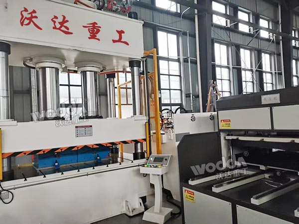 500吨四柱液压机现场 500吨四柱液压机现场