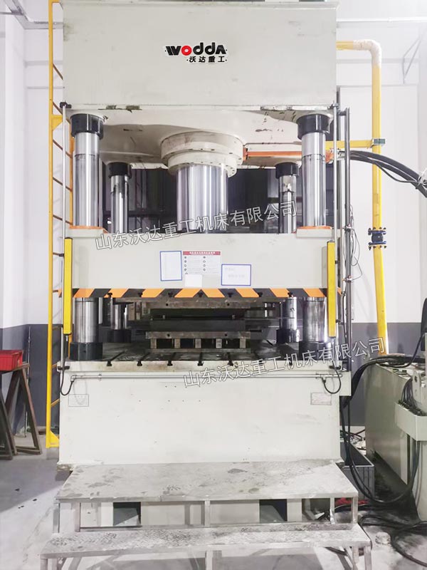 500吨四柱液压机现场 500吨四柱液压机现场