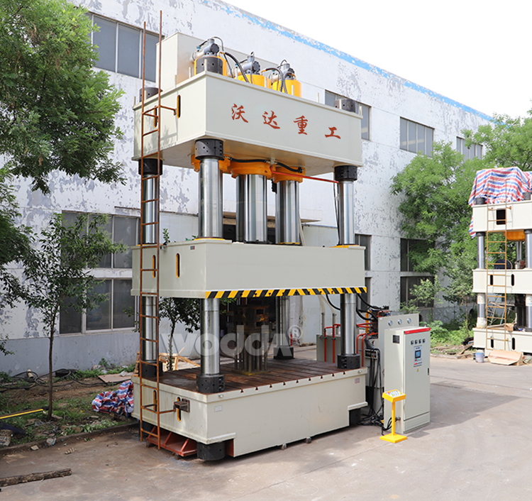 1800吨三梁四柱液压机 1800吨三梁四柱液压机