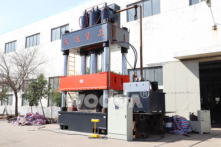 2000吨三梁四柱液压机 2000吨三梁四柱液压机