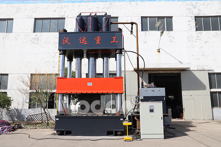 2000吨三梁四柱液压机 2000吨三梁四柱液压机