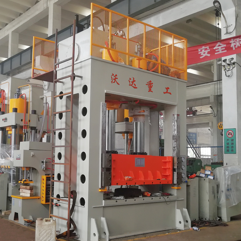 630吨框架式液压机 630吨框架式液压机