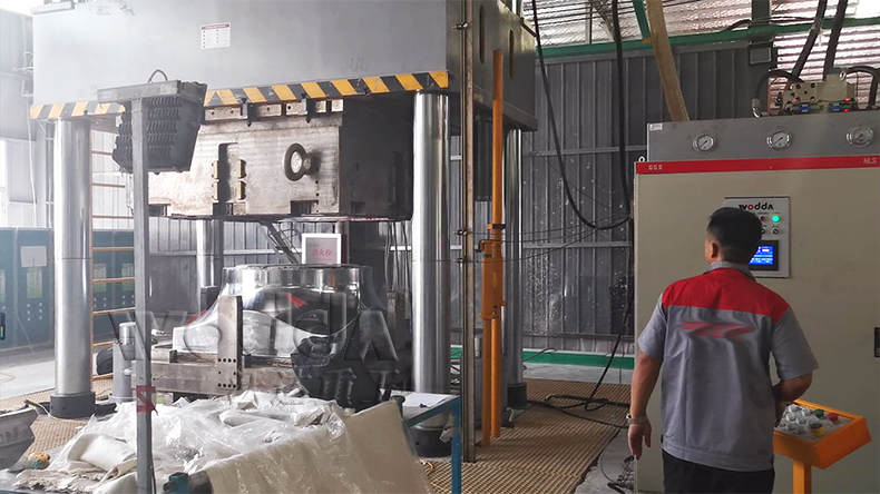 2000吨smc玻璃钢风机液压机价格 2000吨smc玻璃钢风机液压机价格